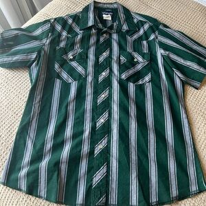 Wrangler Green and White Casual Button Down Shirt